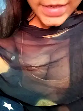 Snapshot of Gulabo-jaan chatting on 11.27.25 Gulabo-jaan online show from 11.27.25