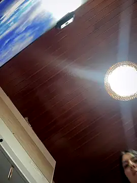 MarianaBenz online show from 12.16.25