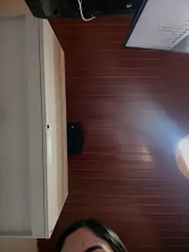 Snapshot of MarianaBenz chatting on 04.02.26 MarianaBenz online show from 04.02.26