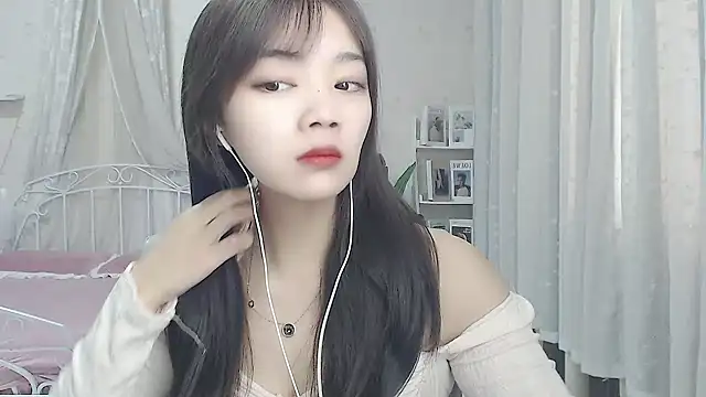 Snapshot of Jenny-Z chatting on 02.10.26 Jenny-Z online show from 02.10.26