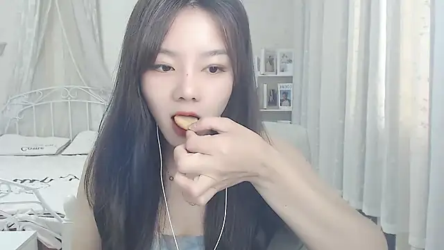 Snapshot of Jenny-Z chatting on 04.02.26 Jenny-Z online show from 04.02.26