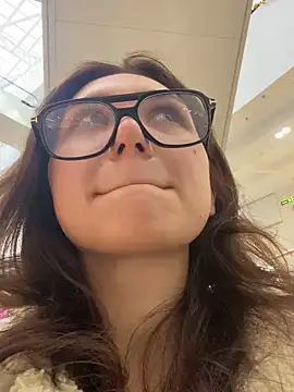 QuitieLia online show from 12.08.24