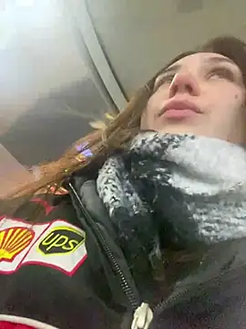 QuitieLia online show from 12.13.24