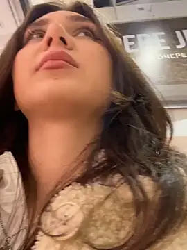 QuitieLia online show from 12.22.24