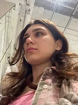 QuitieLia online show from 12.27.24