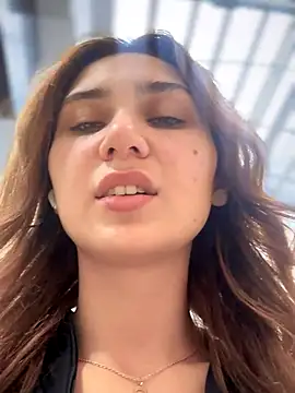 QuitieLia online show from 10.18.25