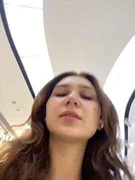 QuitieLia online show from 03.12.26