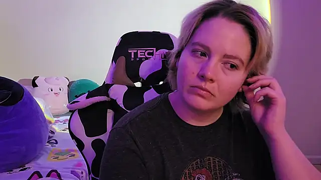 InternetFairy XO online show from 12.22.24