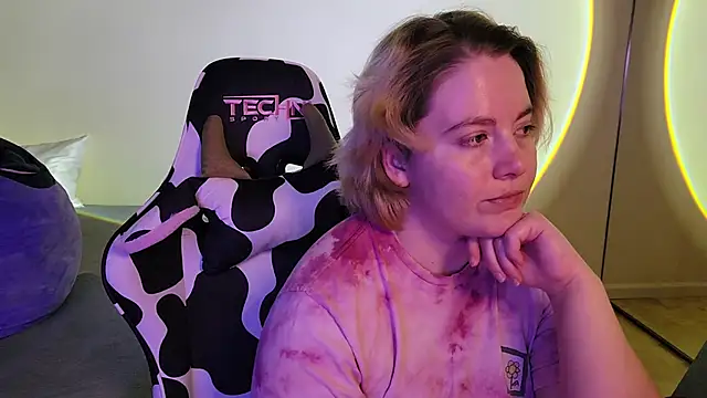 InternetFairy XO online show from 01.17.25