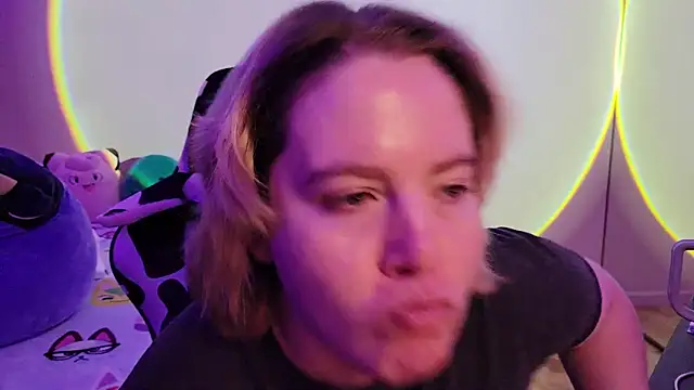 InternetFairy XO online show from 02.14.25