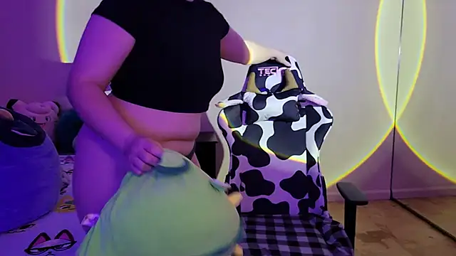 InternetFairy XO online show from 02.24.25