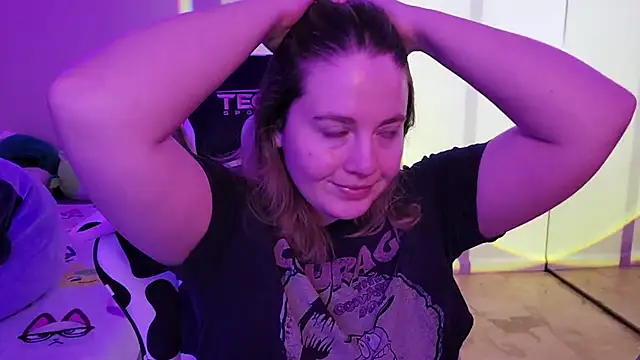 InternetFairy XO online show from 10.13.25