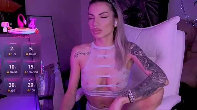 LusciousAlice online show from 04.04.26