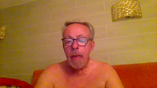 Snapshot of tuggy59 chatting on 06.12.26 tuggy59 online show from 06.12.26