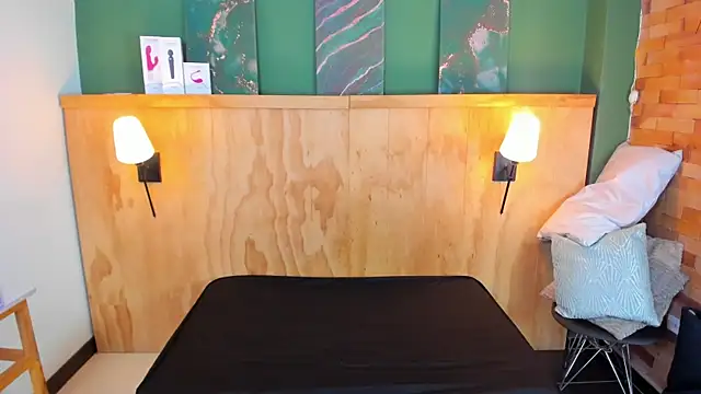 Snapshot of taylor_bennet chatting on 03.18.25 taylor bennet online show from 03.18.25