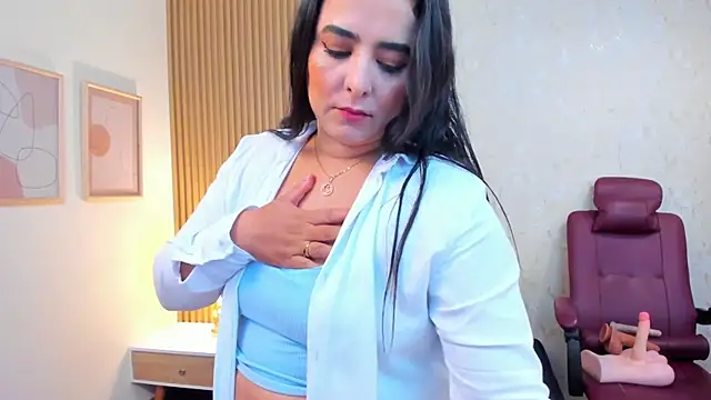 Snapshot of taylor_bennet chatting on 10.30.25 taylor bennet online show from 10.30.25