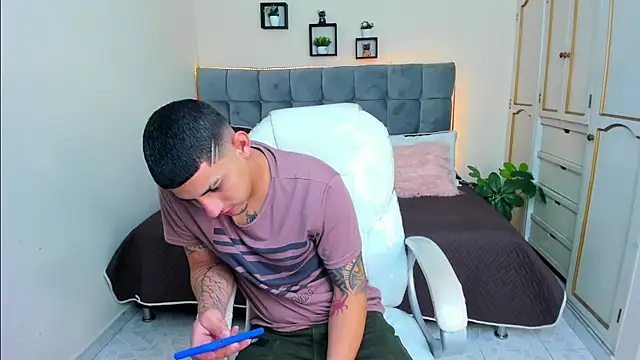 Alex cute77 online show from 01.25.25