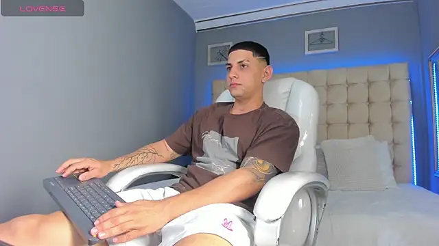 Alex cute77 online show from 09.24.25