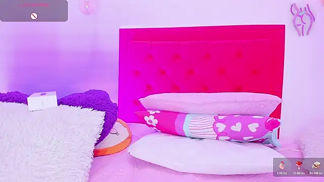 Snapshot of Sofia_Girl_ chatting on 12.30.24 Sofia Girl online show from 12.30.24