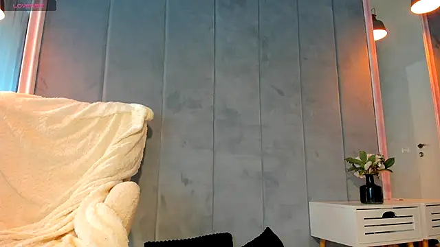 Snapshot of Sassy_Teen chatting on 10.23.25 Sassy Teen online show from 10.23.25