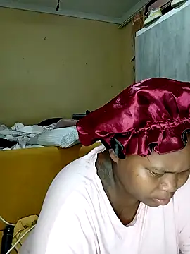 Snapshot of Real1SweetQueen chatting on 02.02.25 Real1SweetQueen online show from 02.02.25