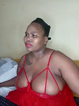 Snapshot of Real1SweetQueen chatting on 02.08.25 Real1SweetQueen online show from 02.08.25