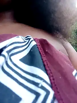 Snapshot of Real1SweetQueen chatting on 02.28.25 Real1SweetQueen online show from 02.28.25