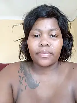 Snapshot of Real1SweetQueen chatting on 03.06.25 Real1SweetQueen online show from 03.06.25