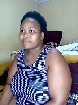 Snapshot of Real1SweetQueen chatting on 03.18.25 Real1SweetQueen online show from 03.18.25