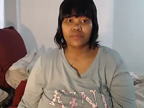 Snapshot of Real1SweetQueen chatting on 10.16.25 Real1SweetQueen online show from 10.16.25