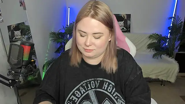 Akemi BBW online show from 03.07.25