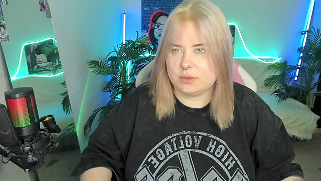 Akemi BBW online show from 03.18.25