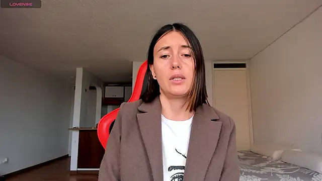 zoe jeane beker online show from 12.10.24