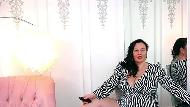 JudithCombs online show from 01.31.25