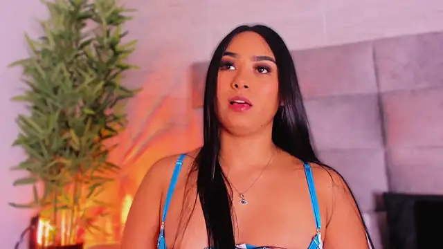 Snapshot of mia_crawford chatting on 03.19.25 mia crawford online show from 03.19.25