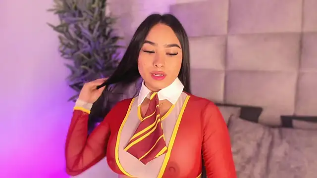 Snapshot of mia_crawford chatting on 11.08.25 mia crawford online show from 11.08.25