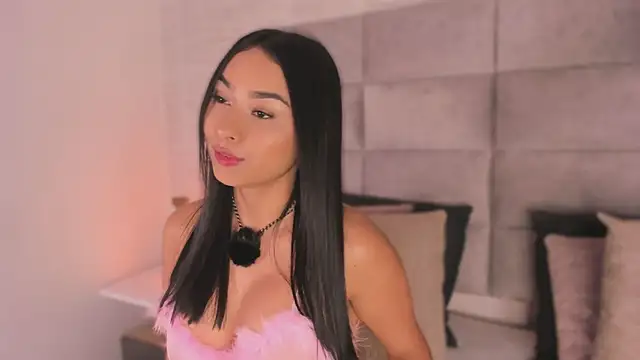 mia crawford online show from 02.17.26