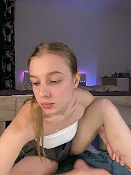 Snapshot of freiiaflower chatting on 02.17.25 freiiaflower online show from 02.17.25