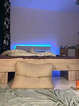 Snapshot of freiiaflower chatting on 02.19.25 freiiaflower online show from 02.19.25