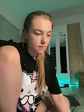 Snapshot of freiiaflower chatting on 02.28.25 freiiaflower online show from 02.28.25