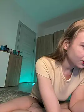 Snapshot of freiiaflower chatting on 03.12.25 freiiaflower online show from 03.12.25