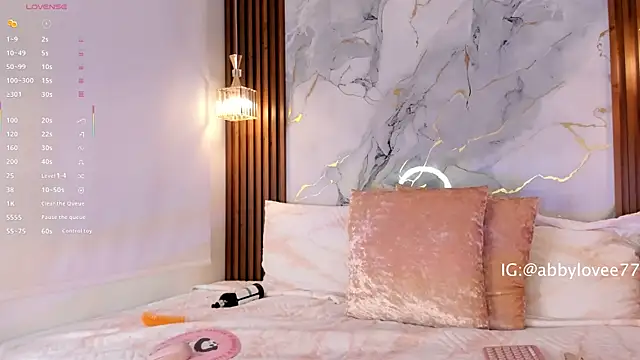 Gabbyy  online show from 12.18.25