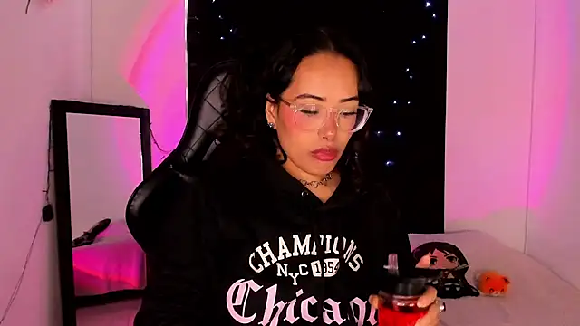 willow poisson online show from 01.08.25