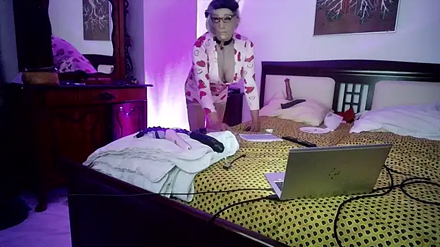 CharlotteVixxens online show from 05.21.26