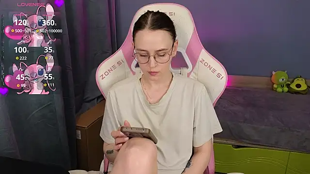 Snapshot of Sweet_frosti chatting on 07.04.26 Sweet frosti online show from 07.04.26