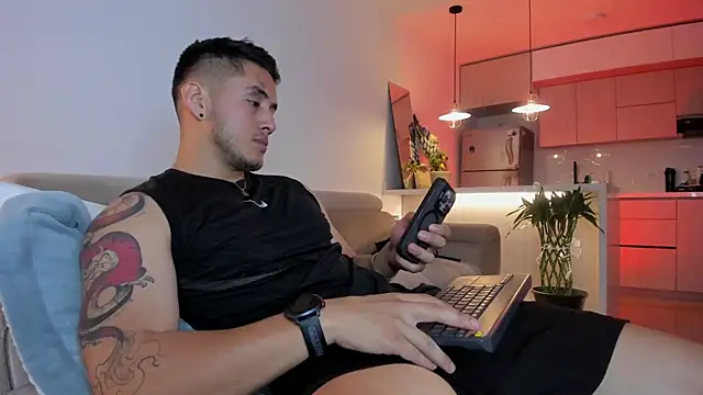 Snapshot of Chriskyle_ chatting on 12.02.24 Chriskyle online show from 12.02.24