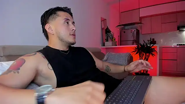 Snapshot of Chriskyle_ chatting on 10.29.25 Chriskyle online show from 10.29.25