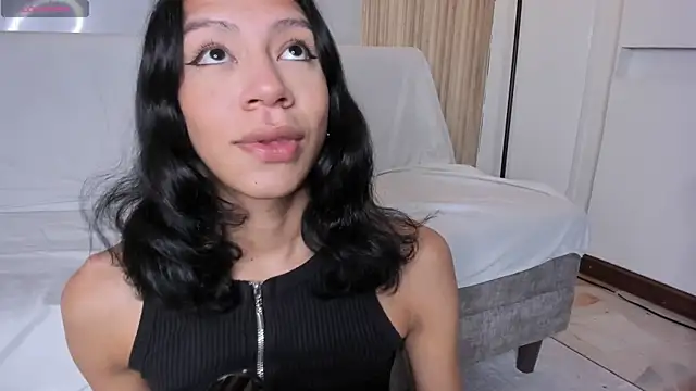 Snapshot of AdammClark1 chatting on 01.04.25 AdammClark1 online show from 01.04.25