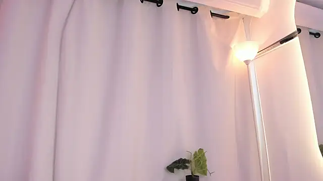 Snapshot of AdammClark1 chatting on 11.28.25 AdammClark1 online show from 11.28.25