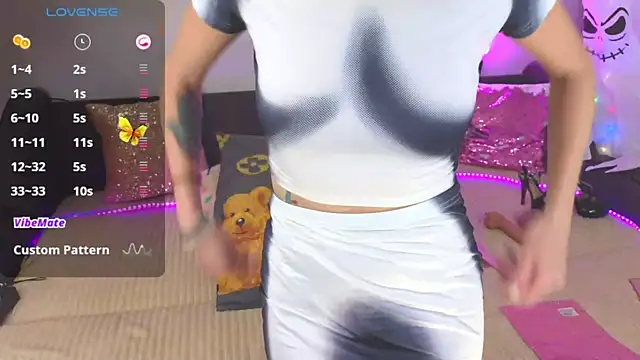 AlexaStoun online show from 10.26.25